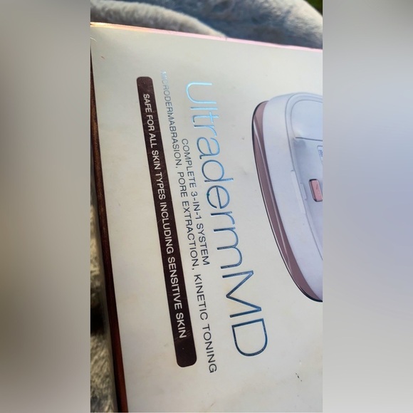 UltradermMD Trophy Skin Care Complete 3-in-1 System Aging Tool New Never Used - Picture 4 of 6